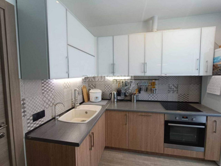 4-комн квартира Кропоткина улица, д.261