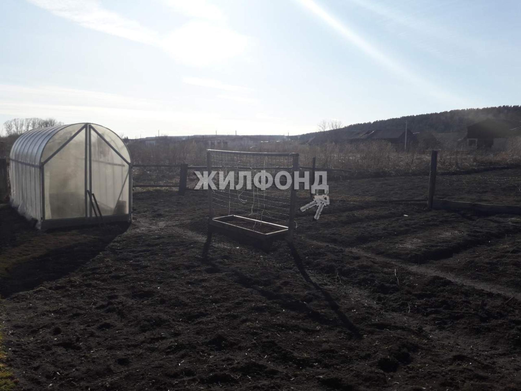 Купить дачу, дом, коттедж за 850 000 рублей на Центральная улица