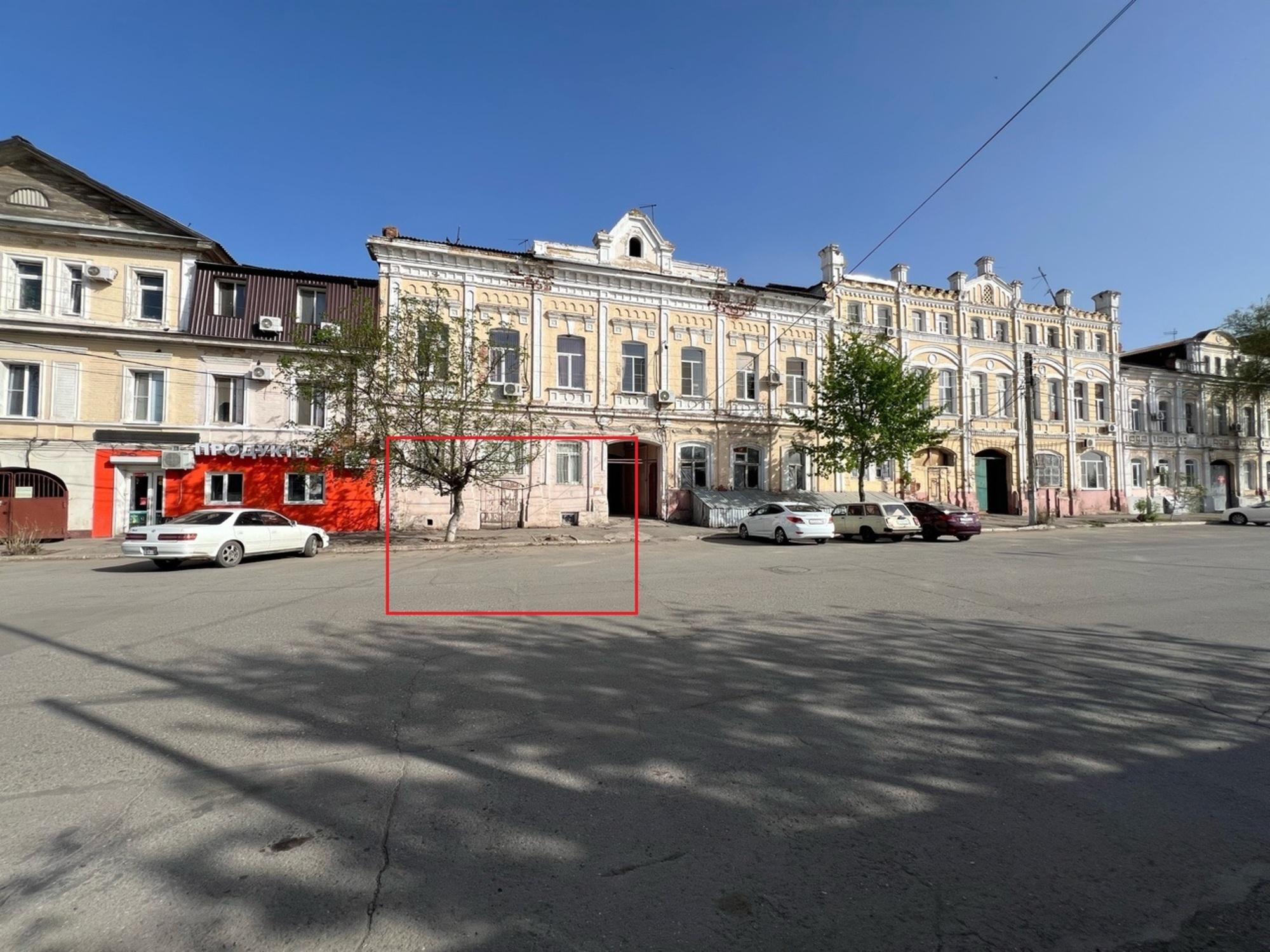 Сдать офис, помещение под офис за 180 000 рублей на г. Астрахань,Кировский р-н, ул. Максима Горького, 23