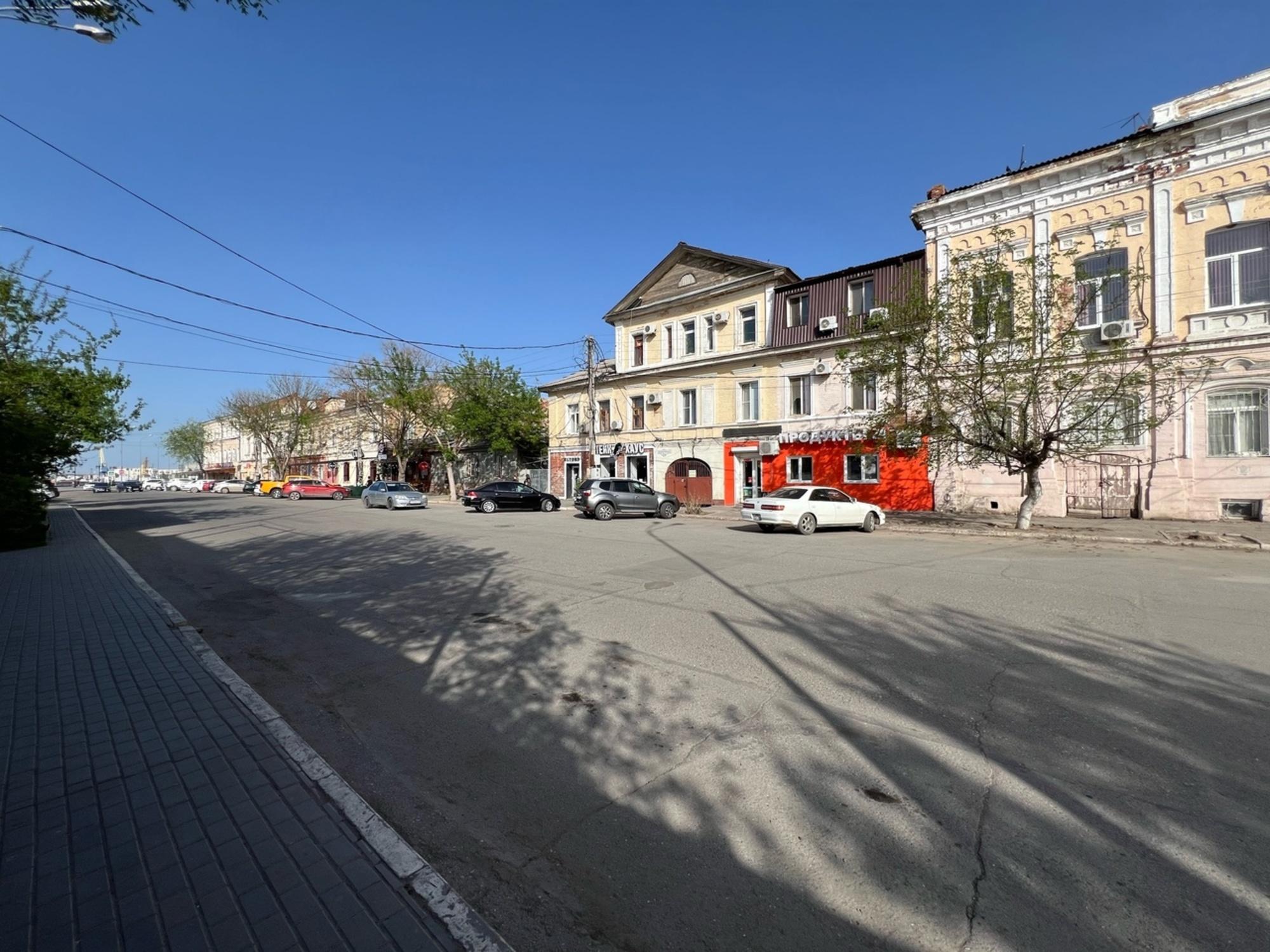 Сдать офис, помещение под офис за 180 000 рублей на г. Астрахань,Кировский р-н, ул. Максима Горького, 23