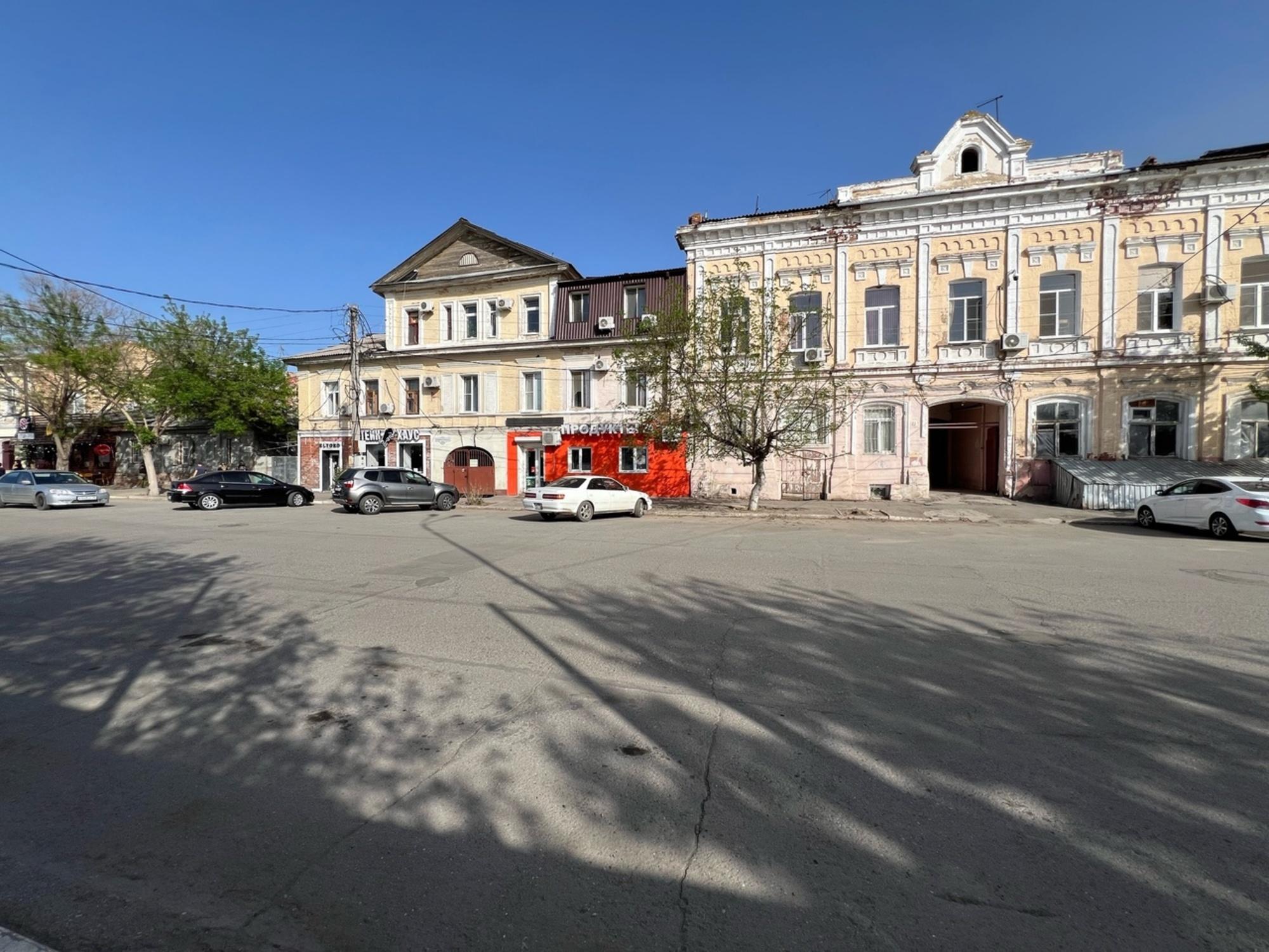 Сдать офис, помещение под офис за 180 000 рублей на г. Астрахань,Кировский р-н, ул. Максима Горького, 23