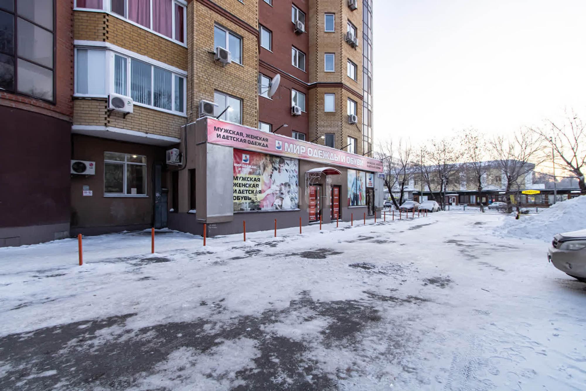 Сдать торговое помещение за 360 000 рублей на Мельникайте 71
