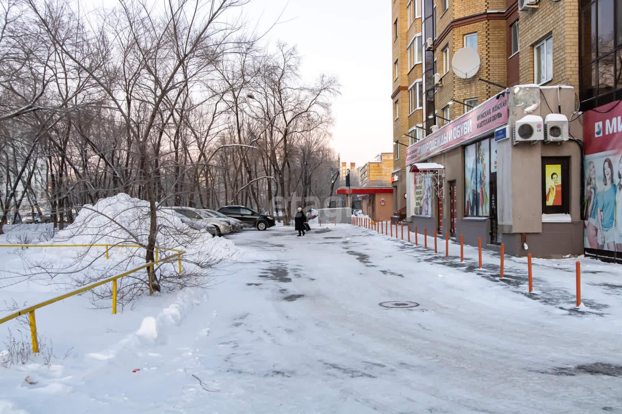 Сдать торговое помещение за 360 000 рублей на Мельникайте 71