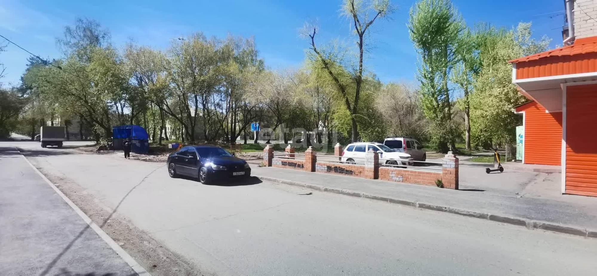 Купить торговое помещение за 15 000 000 рублей на Беляева 21