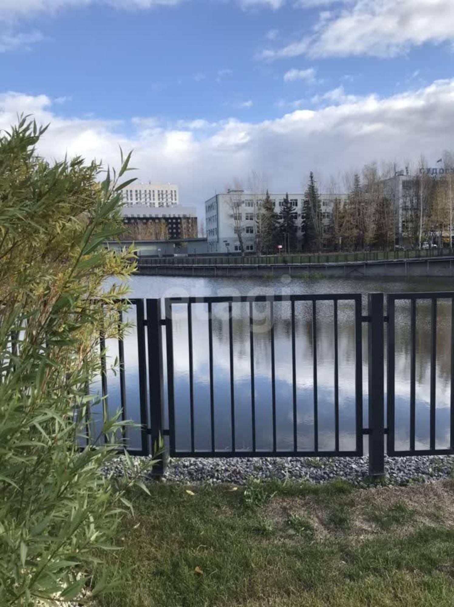 Купить квартиру за 12 000 000 рублей на Новгородская, 3