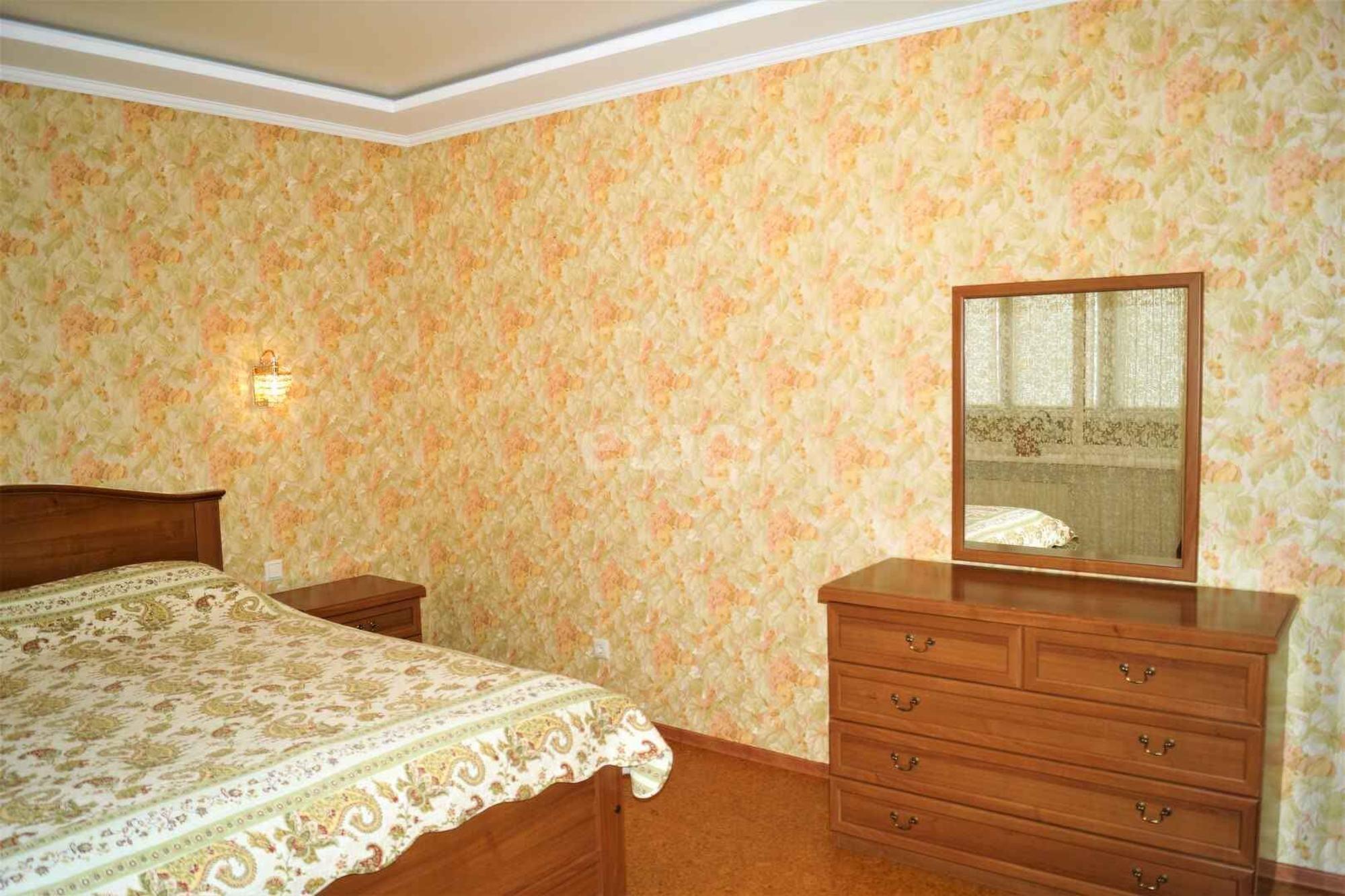 Купить квартиру за 12 000 000 рублей на Мориса Тореза, 1