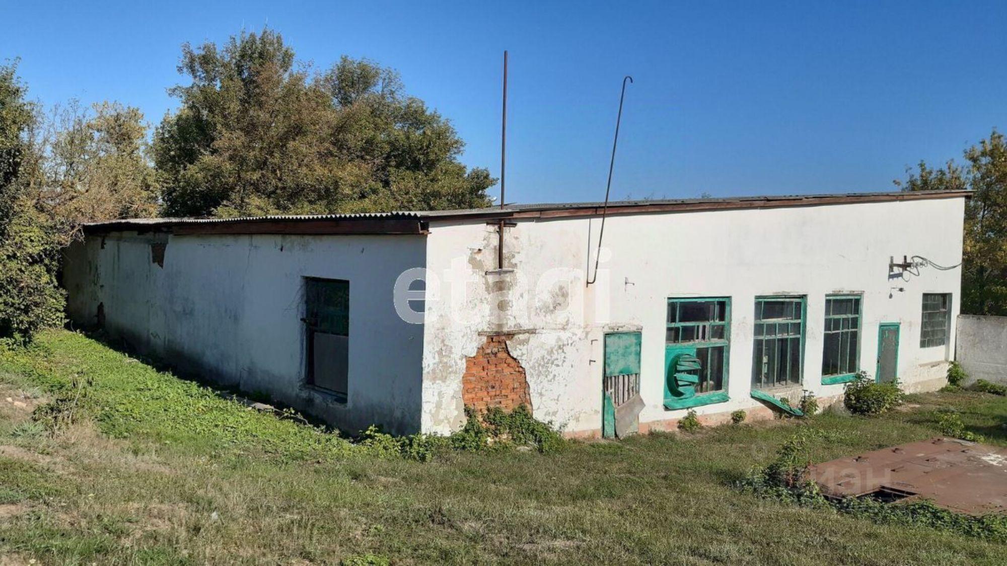 Купить складское помещение за 429 368 рублей на Октябрьская улица