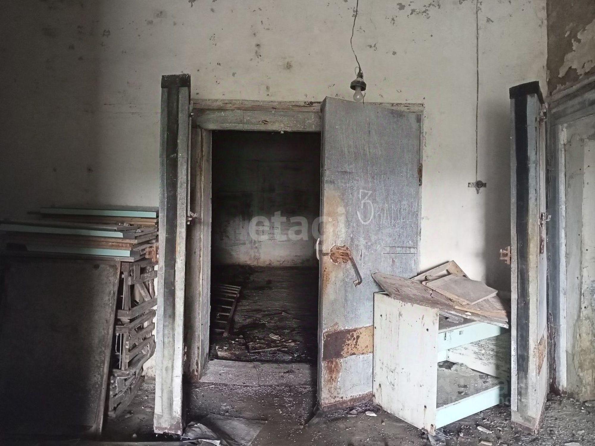 Купить складское помещение за 429 368 рублей на Октябрьская улица
