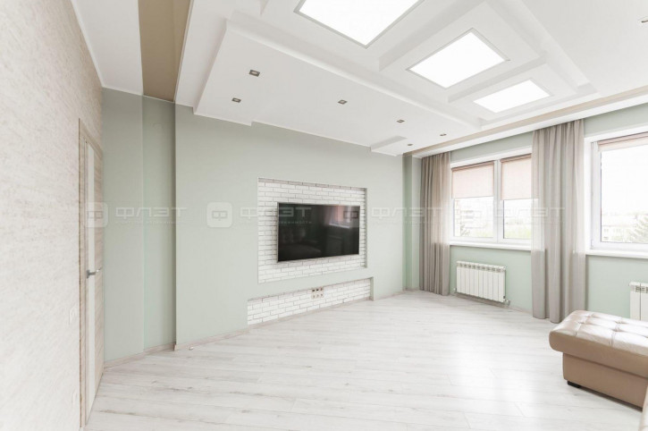 6-комн квартира ул. Шмидта, дом 34