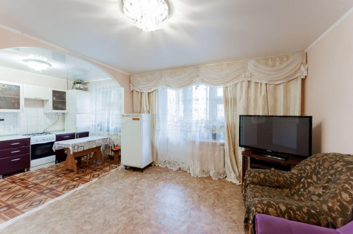 3-комн квартира ул. Рихарда Зорге, дом 113
