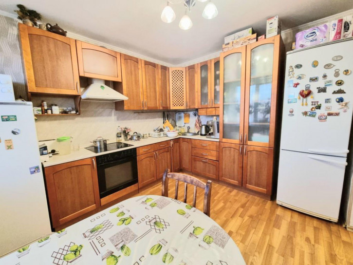 3-комн квартира Победы ул, 49