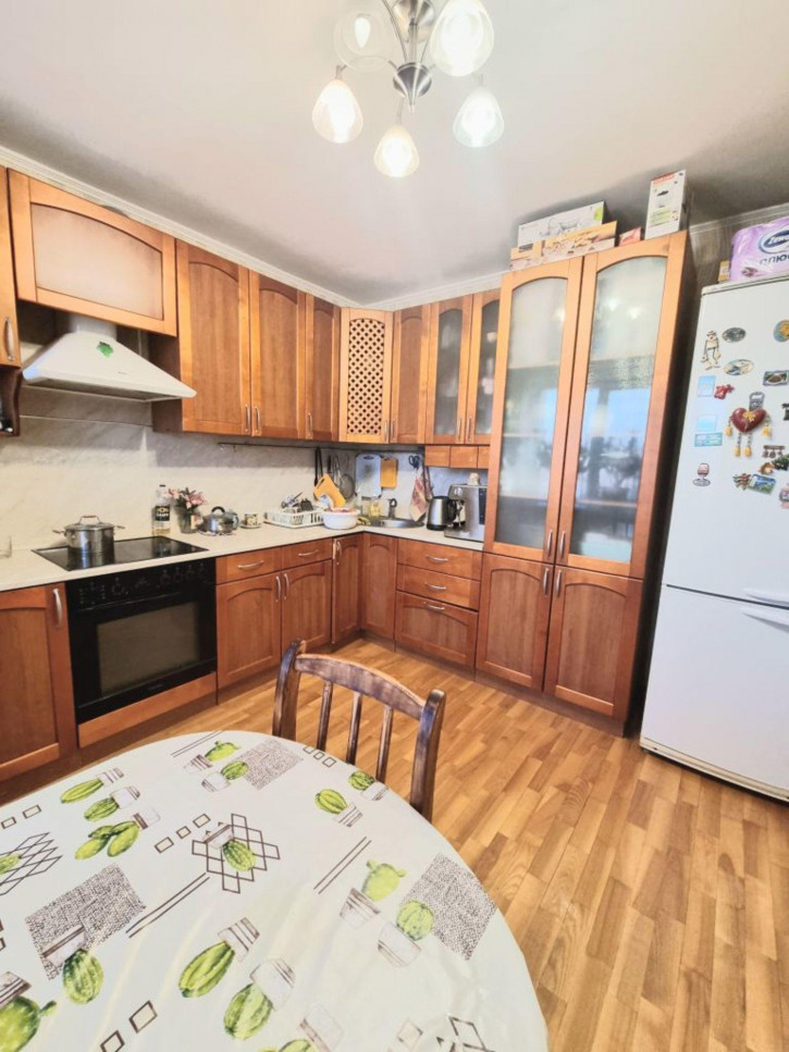3-комн квартира Победы ул, 49