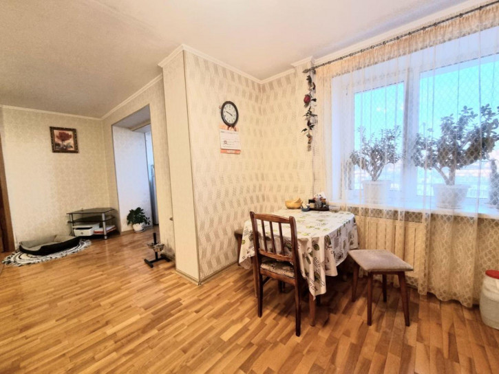 3-комн квартира Победы ул, 49