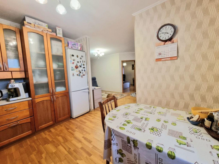 3-комн квартира Победы ул, 49