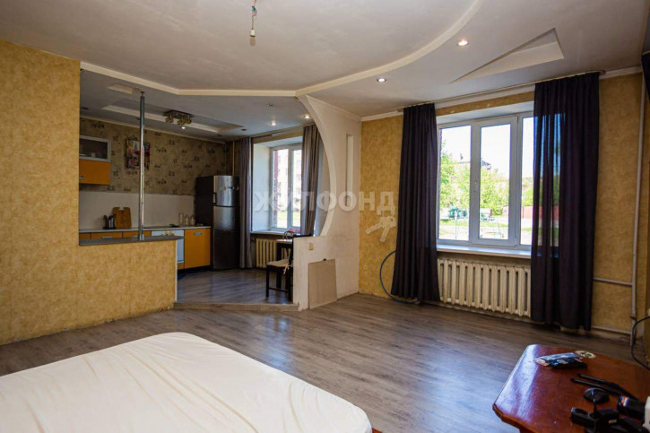 3-комн квартира Ленина улица, д.83