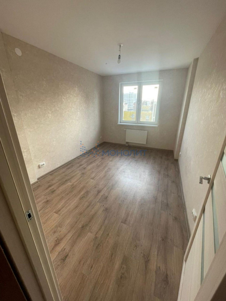 4-комн квартира Романтиков ул, 15