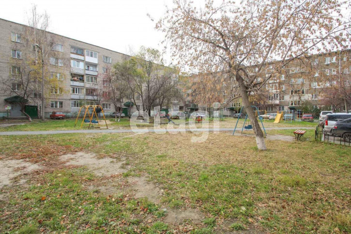 3-комн квартира Военная, 25