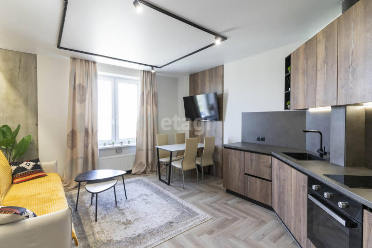 2-комн квартира Монтажников, 36