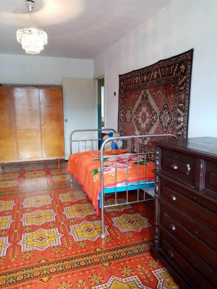 3-комн квартира Геологоразведчиков пр, 32