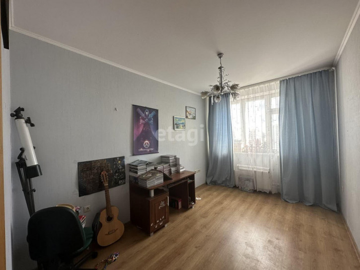 3-комн квартира Газовиков, 41