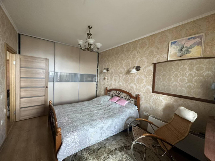 3-комн квартира Газовиков, 41