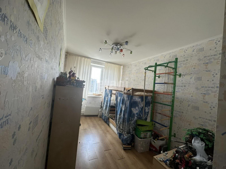 3-комн квартира Газовиков, 41