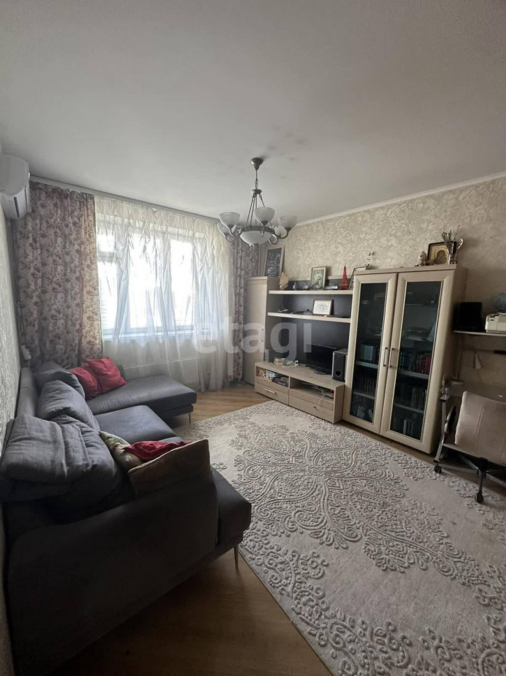 3-комн квартира Газовиков, 41