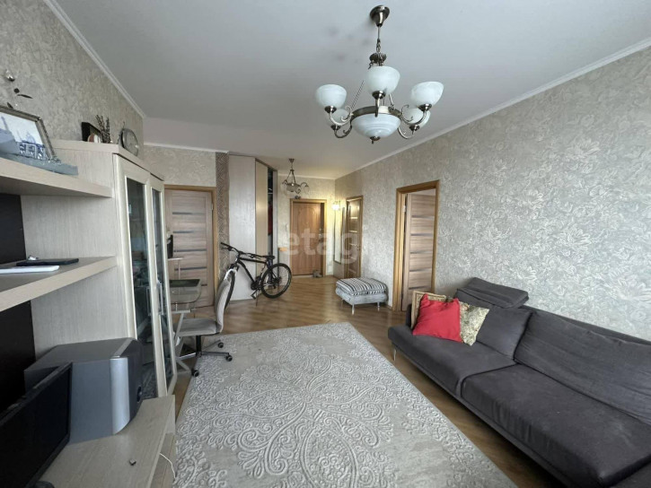 3-комн квартира Газовиков, 41
