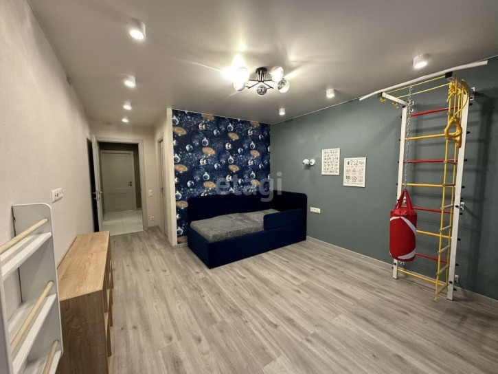 3-комн квартира Монтажников, 34