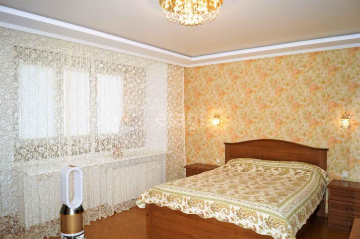 2-комн квартира Мориса Тореза, 1
