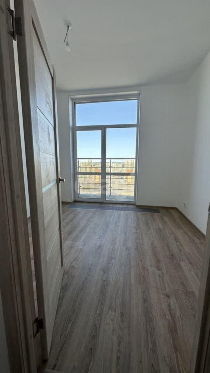 3-комн квартира Академика Парина, 31
