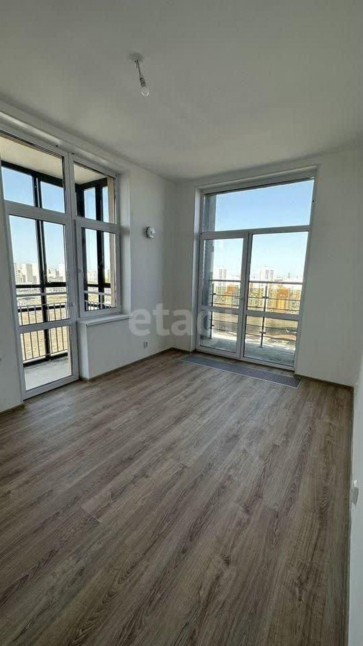 3-комн квартира Академика Парина, 31