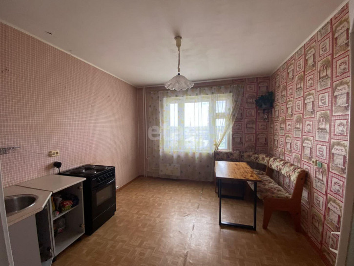3-комн квартира 40-летия Комсомола, 32а