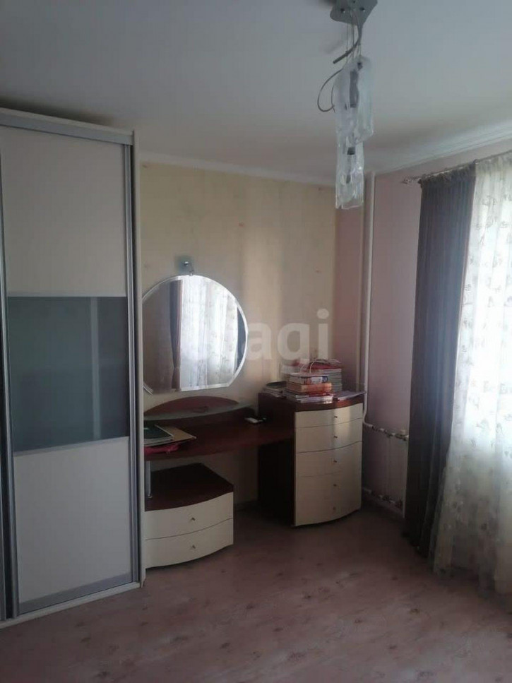 5-комн квартира Строителей, 1