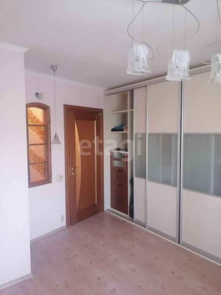 5-комн квартира Строителей, 1