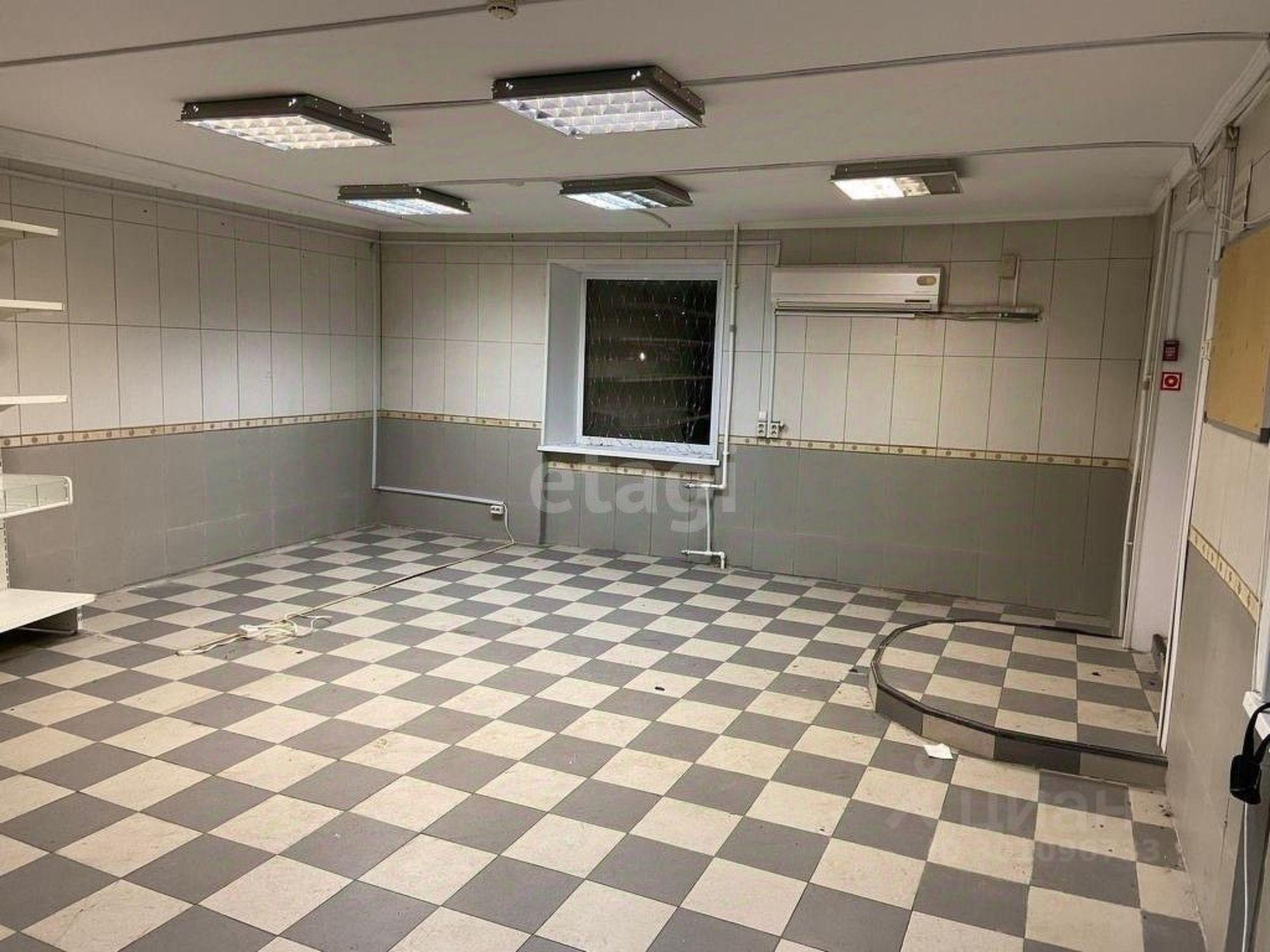 Купить торговое помещение за 5 936 120 рублей на Приморская улица, 1