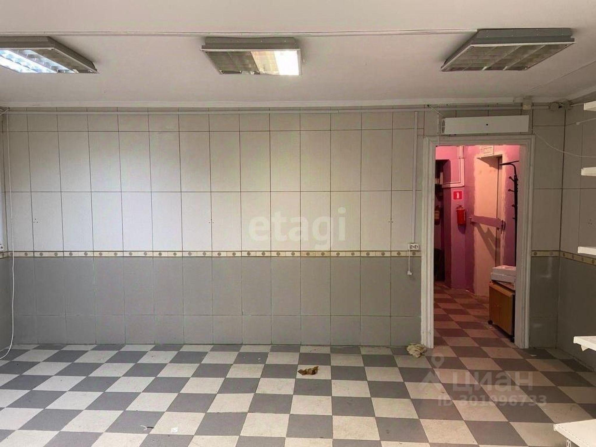 Купить торговое помещение за 5 936 120 рублей на Приморская улица, 1