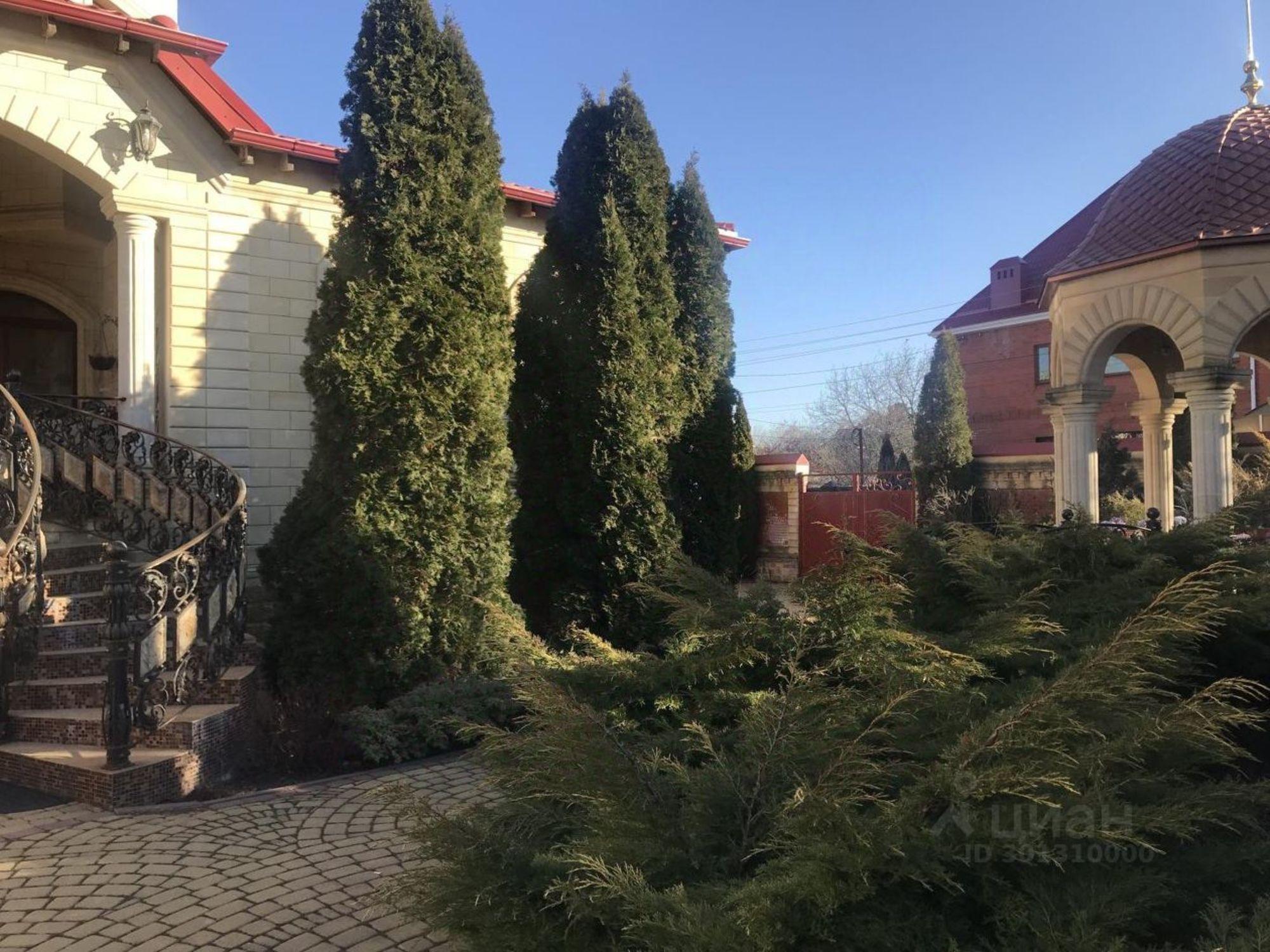 Сдать дачу, дом, коттедж за 200 000 рублей на улица Алексея Русова, 18