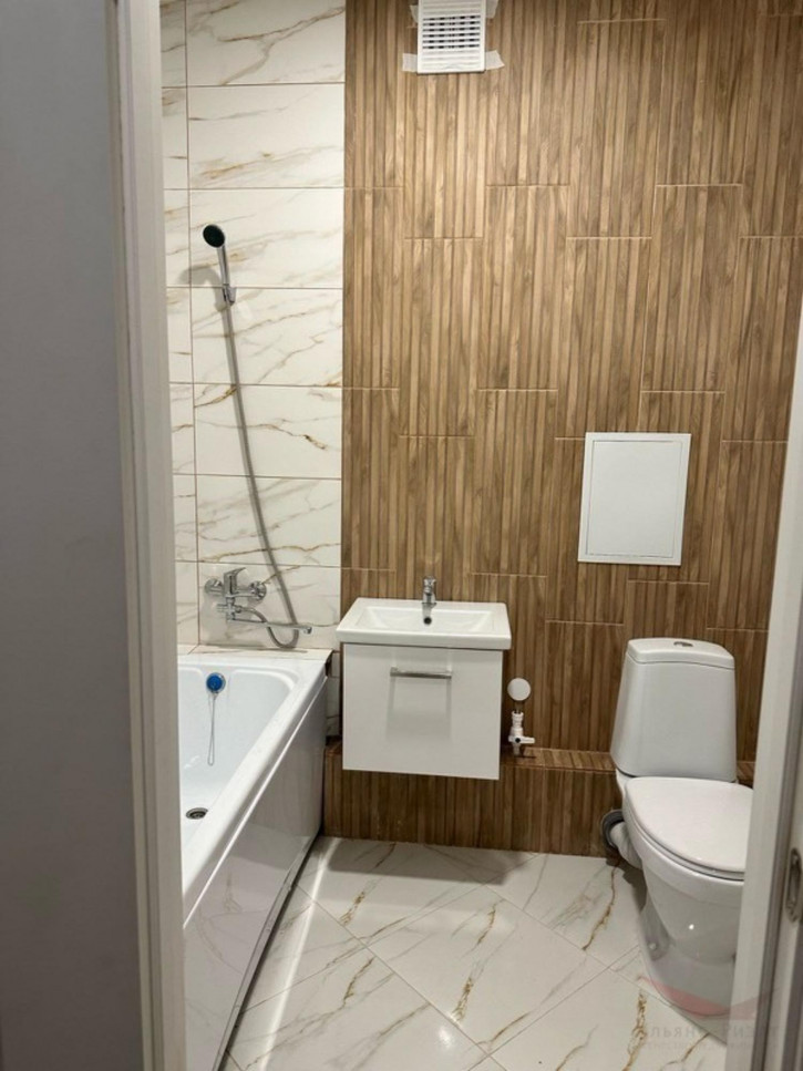 2-комн квартира в новом доме улица Олега Пешкова, 1