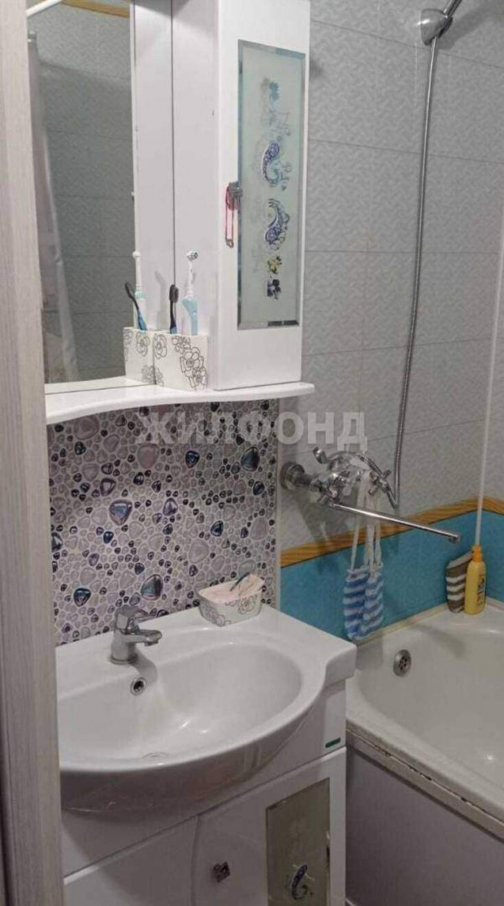 2-комн квартира Строителей улица, д.9