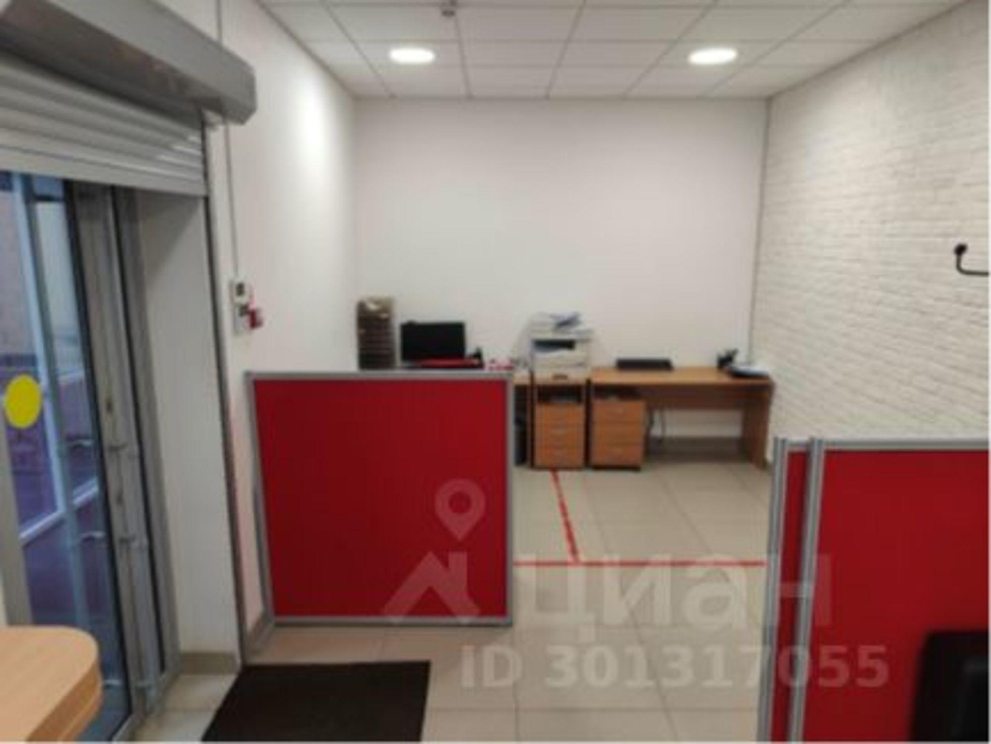 Купить торговое помещение за 48 985 200 рублей на улица 25 Октября, 17