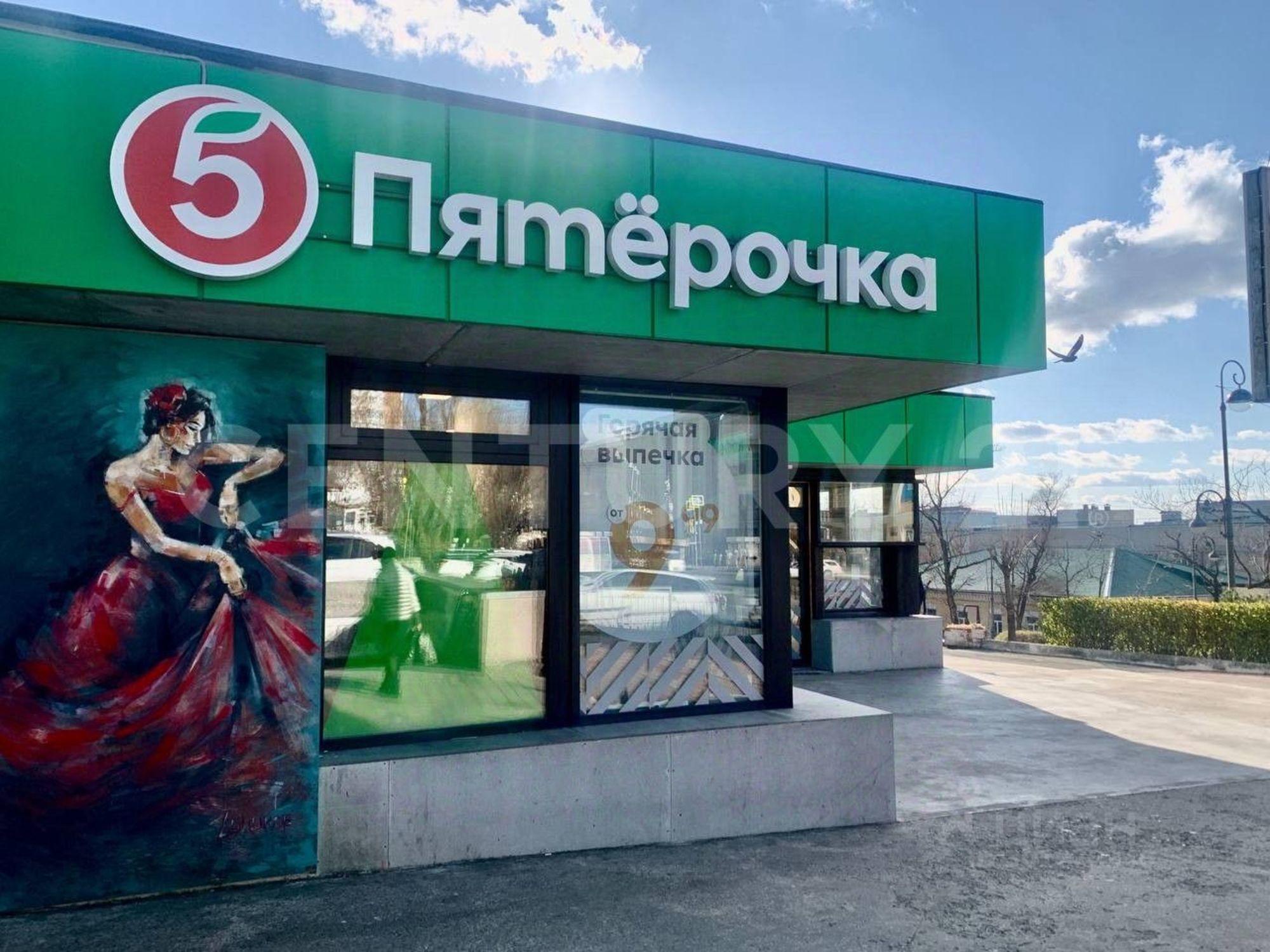 Купить торговое помещение за 99 000 300 рублей на Октябрьская улица, 14