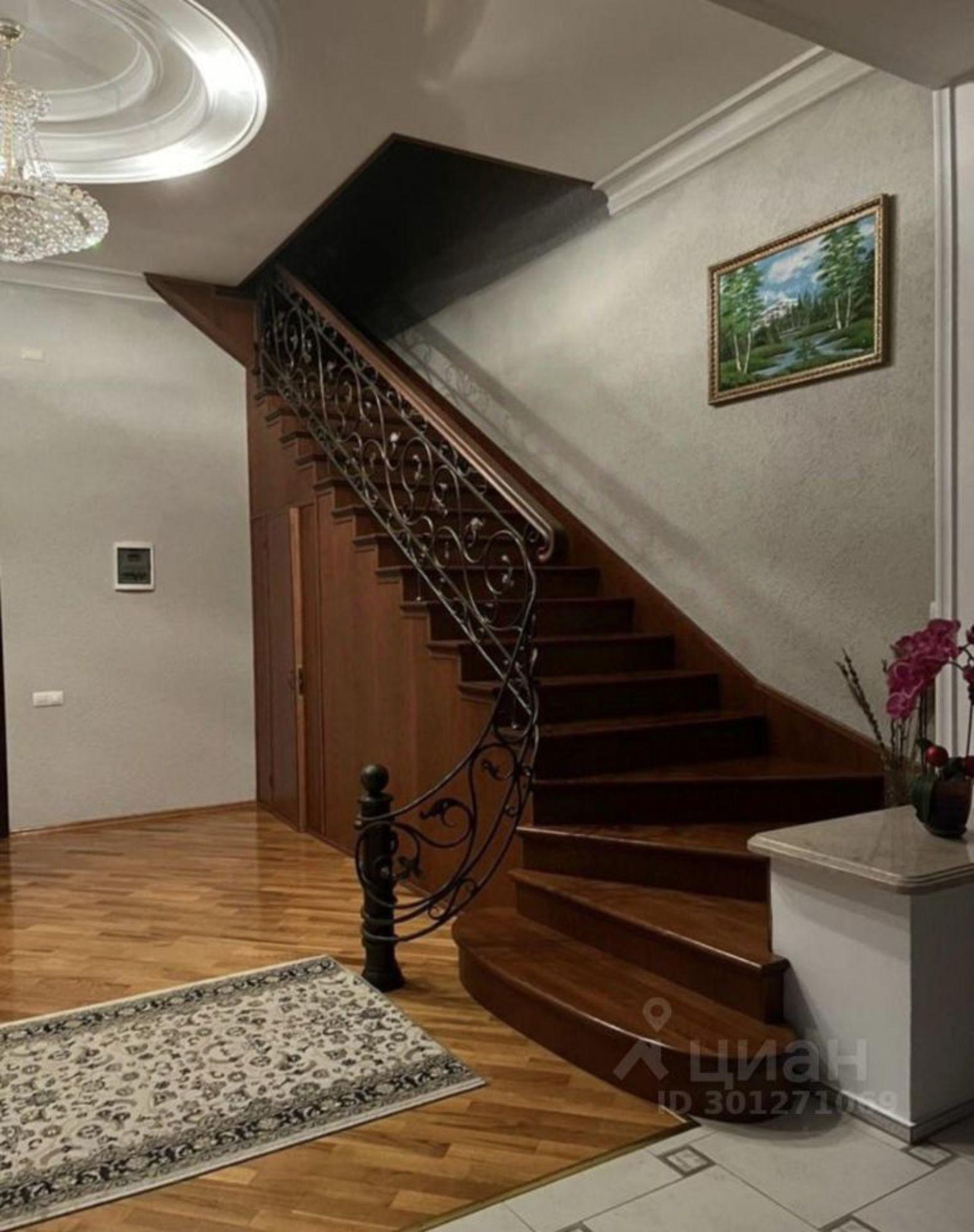 Купить дачу, дом, коттедж за 28 000 000 рублей на 14-я Пальмирная улица, 1