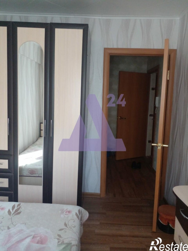 4-комн квартира улица Алтайская, дом 31