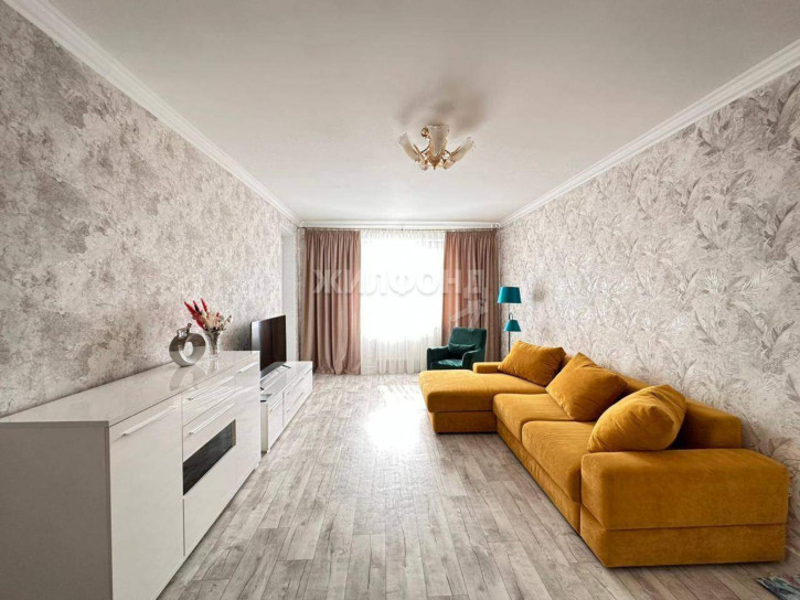 3-комн квартира Дружбы Народов улица, д.40