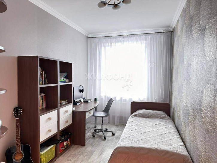 3-комн квартира Дружбы Народов улица, д.40