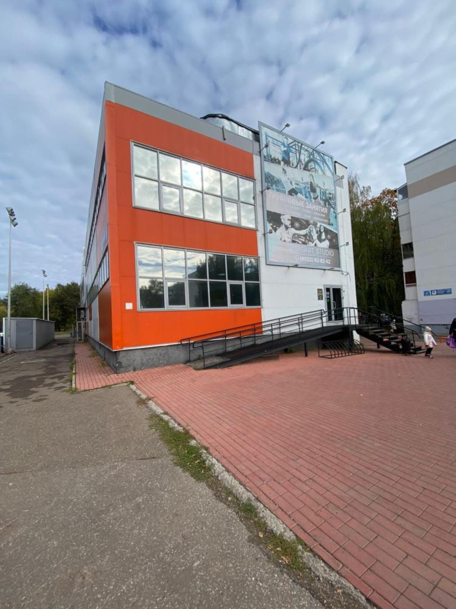 Купить офис, помещение под офис за 216 915 000 рублей на ул 60 лет Октября, 11