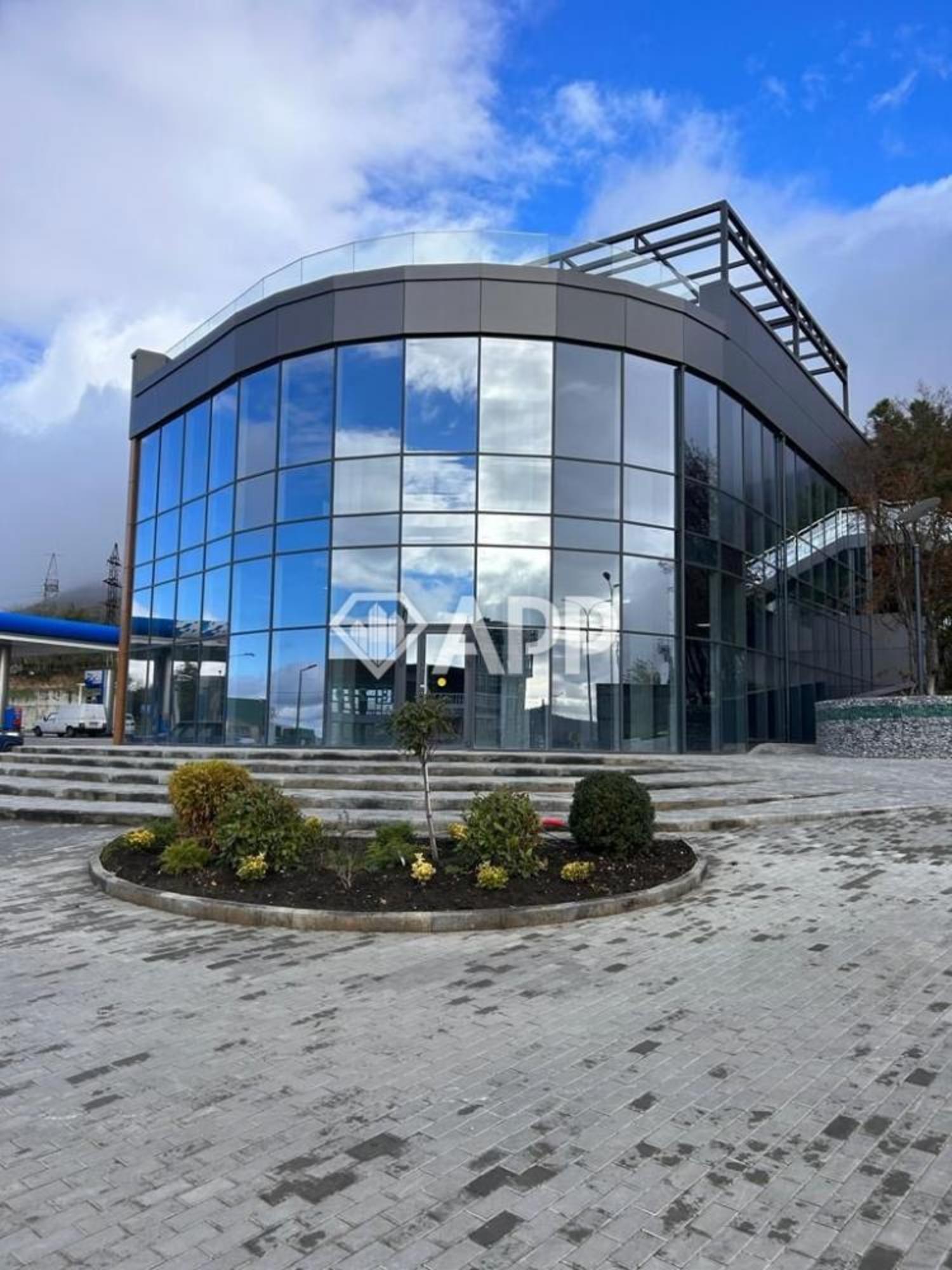 Сдать торговое помещение за 1 363 200 рублей на улица Адмирала Холостякова