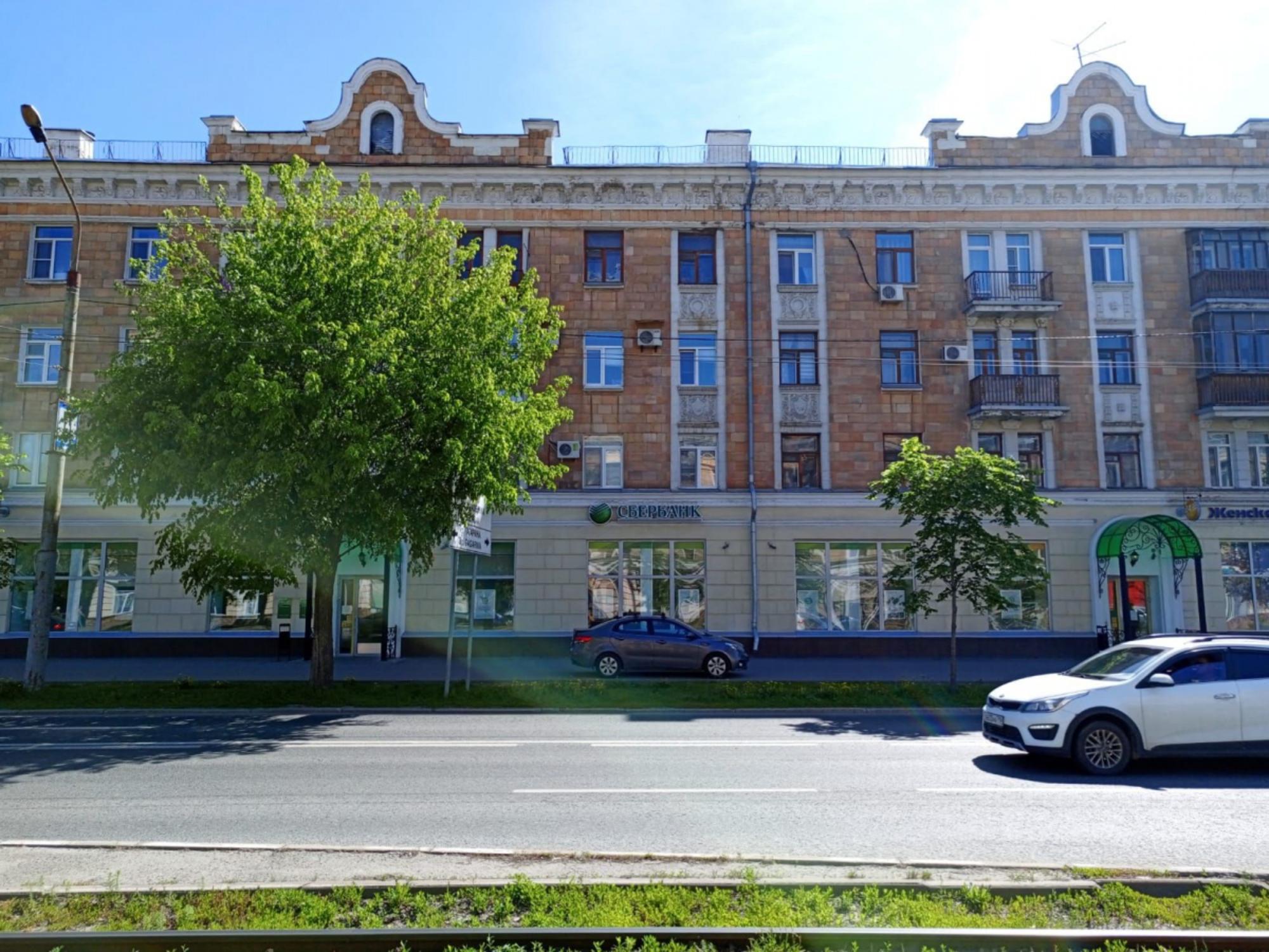 Купить помещение свободного назначения за 50 000 000 рублей на ул Декабристов, 164
