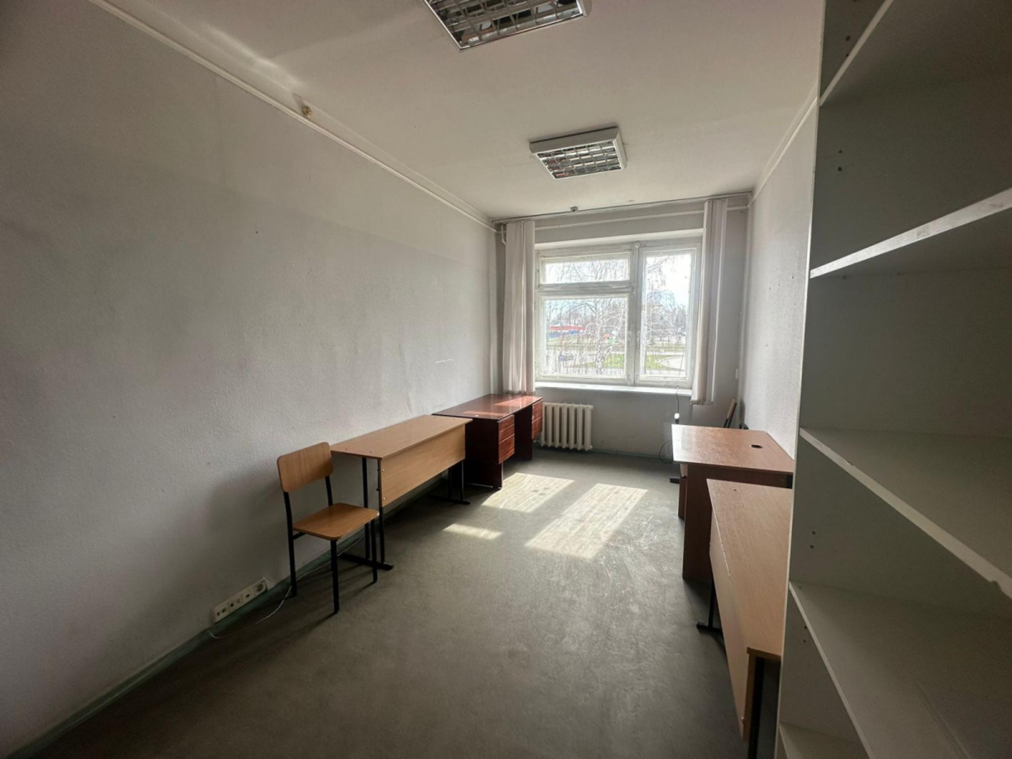 Сдать офис, помещение под офис за 9 600 рублей на ул им Низаметдинова Р.М., 26